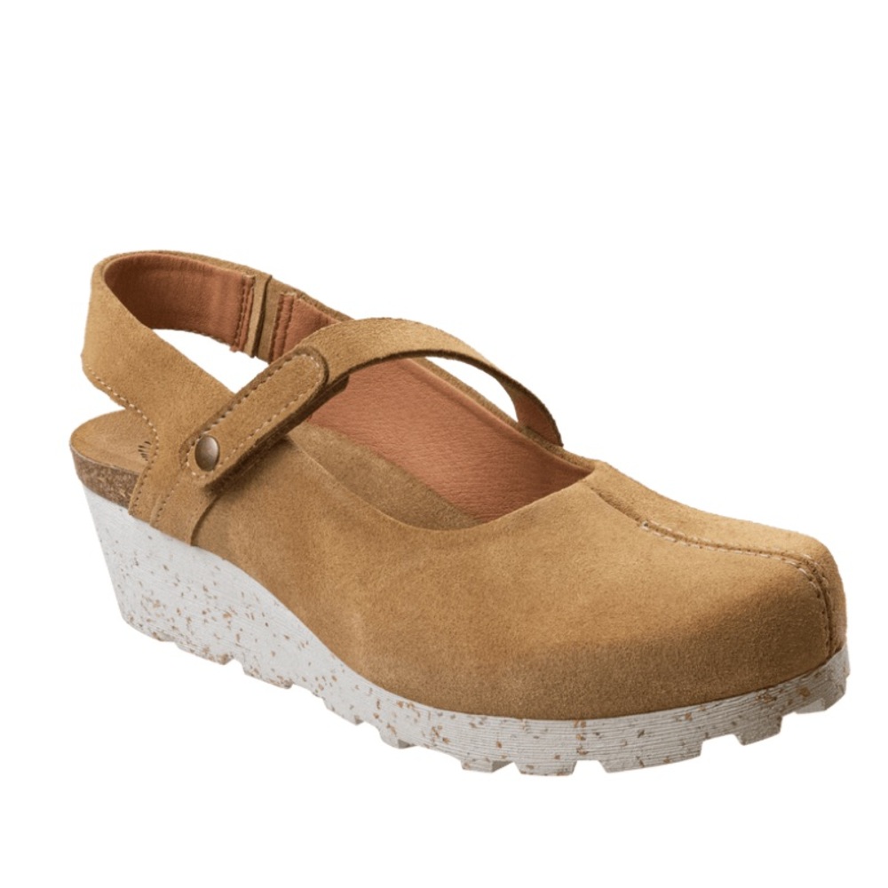 OTBT Prog Beige Wedge Clogs - Size 9